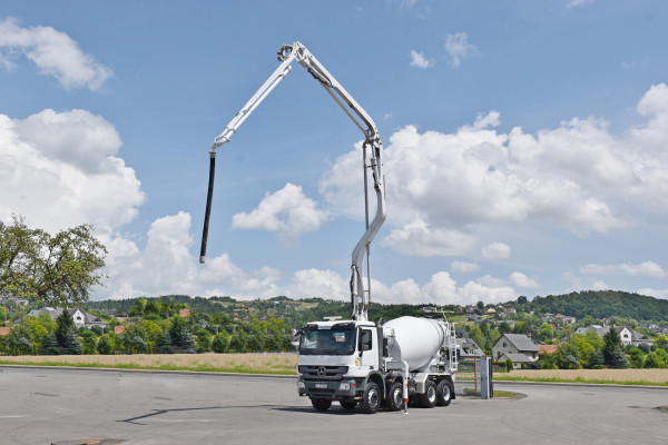 MERCEDES ACTROS 3241 * POMPA DO BETONU + PILOT * STAN BDB / 8x4