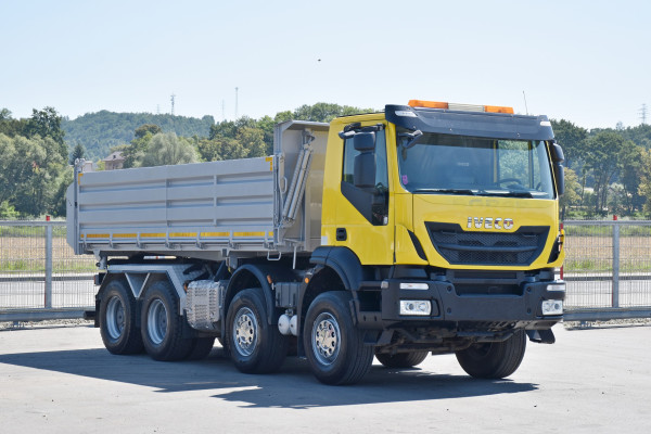 Iveco TRAKKER 450 * WYWROTKA 5,60 m / 8x4 * STAN BDB