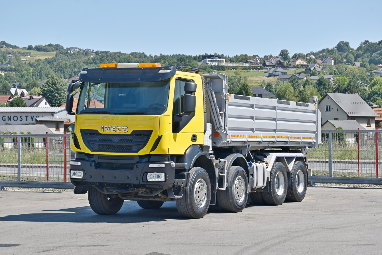 Iveco TRAKKER 450 * WYWROTKA 5,60 m / 8x4 * STAN BDB