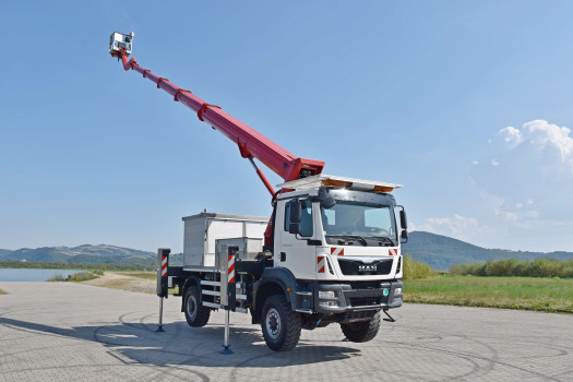 MAN TGM 13.250 * PODNOŚNIK KOSZOWY 33 m * 4x4 * STAN BDB