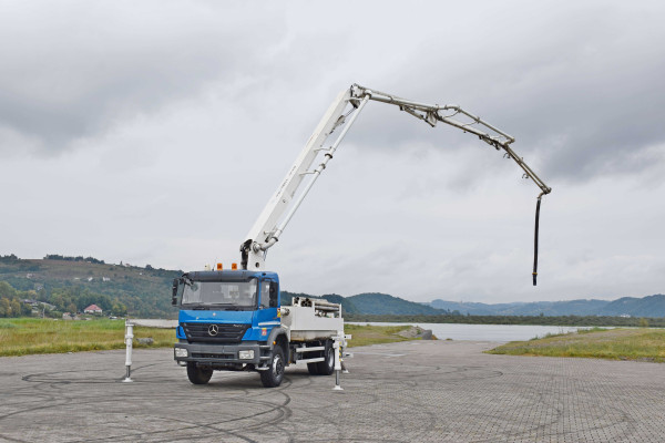 MERCEDES AXOR 1833 * POMPA DO BETONU 24 m + PILOT * STAN BDB