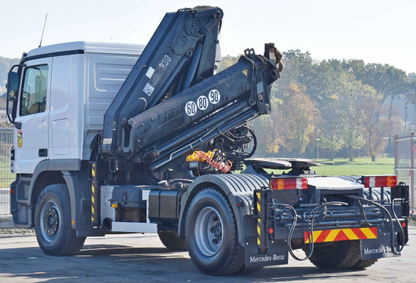 MERCEDES ACTROS 1844 * Ciągnik siodłowy * HIAB 330 - 5  + PILOT * STAN BDB