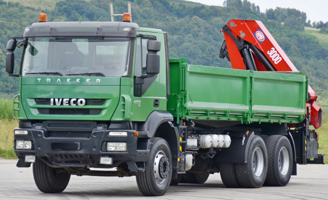 Iveco TRAKKER 450 + HMF 3000K3 + PILOT / 6x4