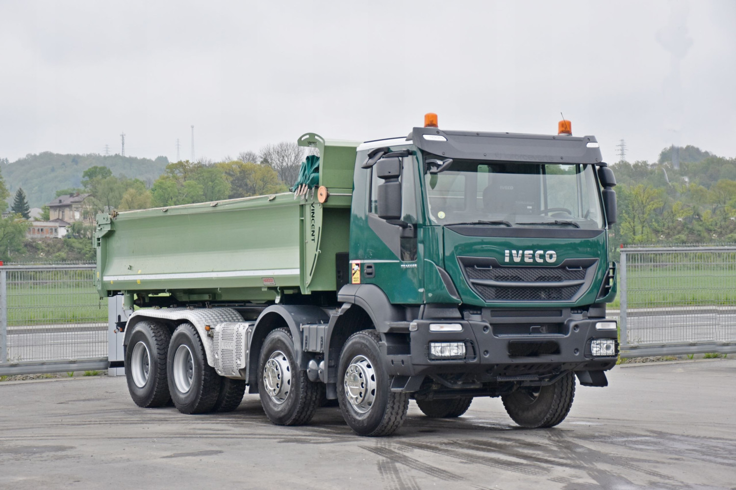 IVECO TRAKKER 410 * Wywrotka 5,90 m + BORDMATIC * 8x4 * STAN BDB